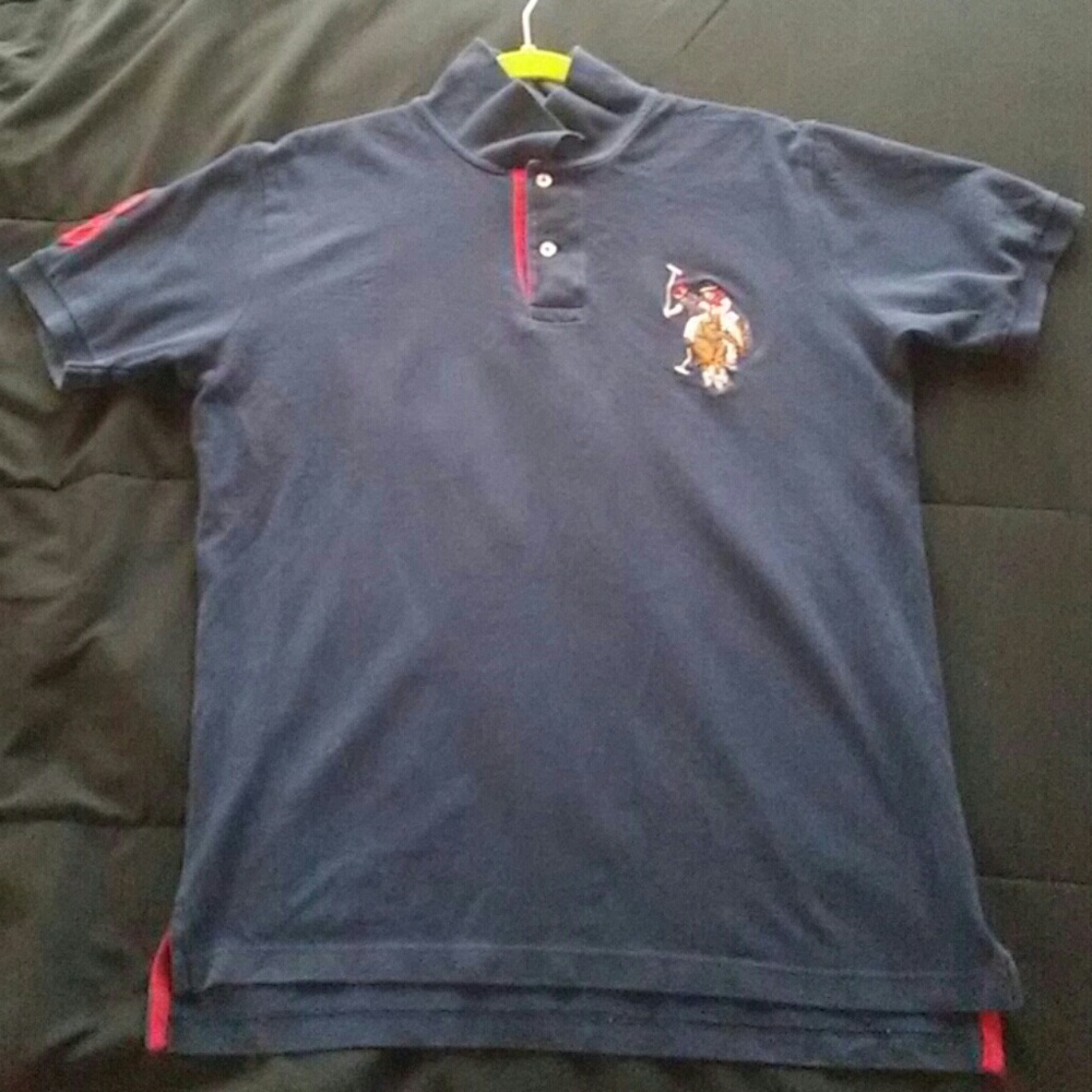 Red and blue short sleeve button shirt